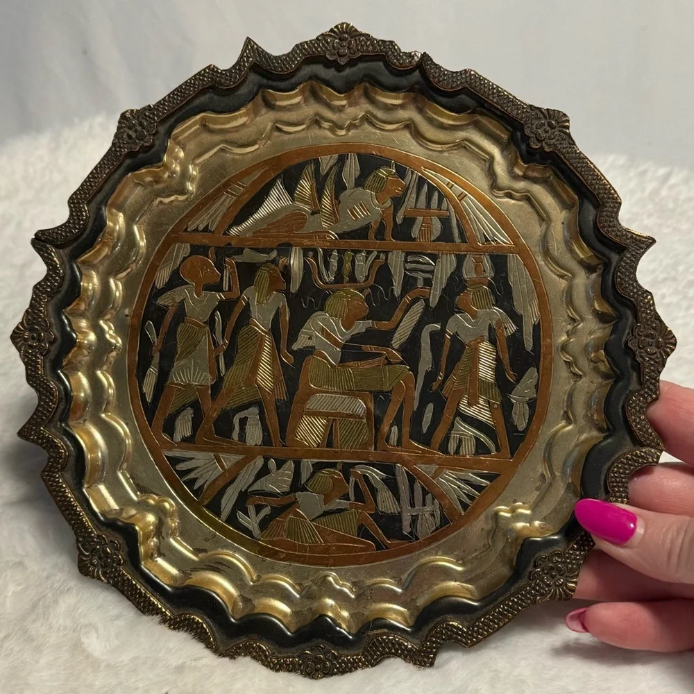 Decorative Vintage MCM Metal Brass Copper Wall Plate Egyptian Pharaoh Motif Rare